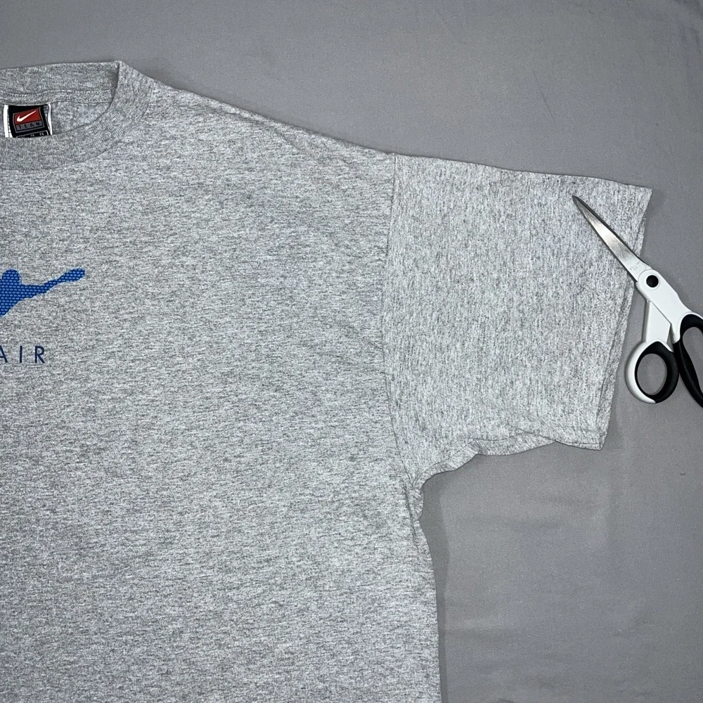 Vintage‎ Nike Team T-Shirt Men's XL Gray Football Diving Graphic Air Logo Y2K